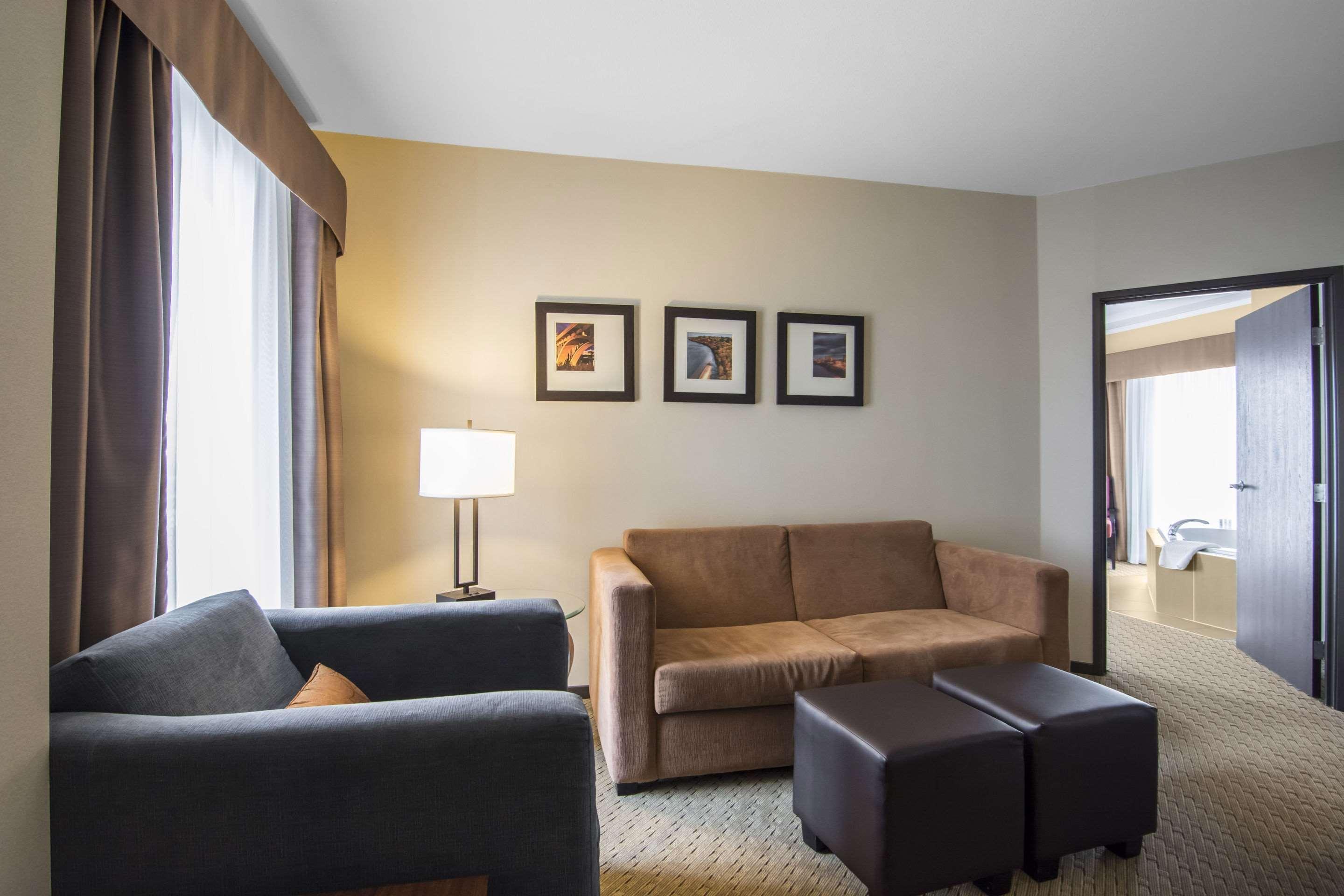 Comfort Suites Saskatoon Exteriér fotografie