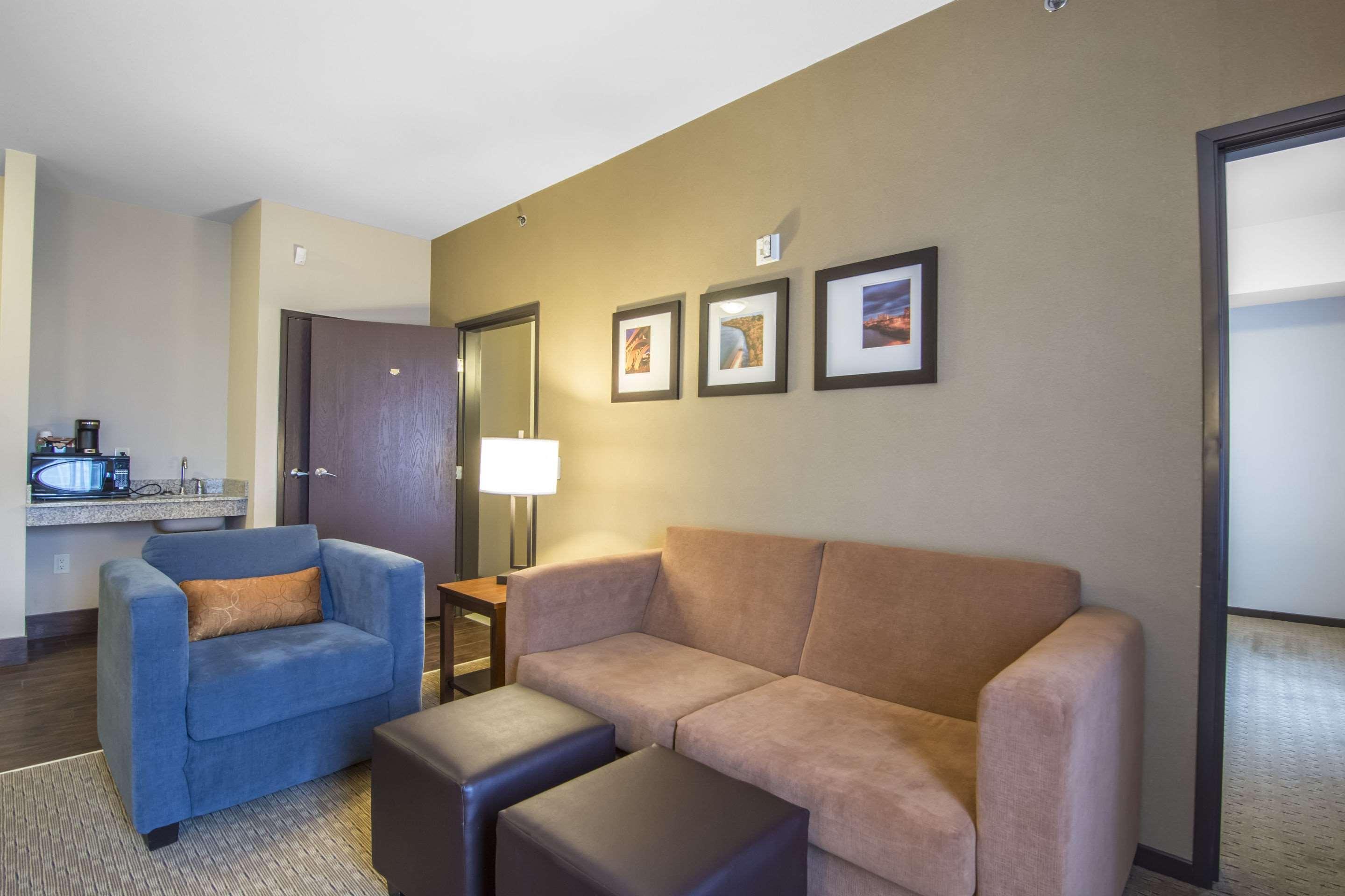Comfort Suites Saskatoon Exteriér fotografie