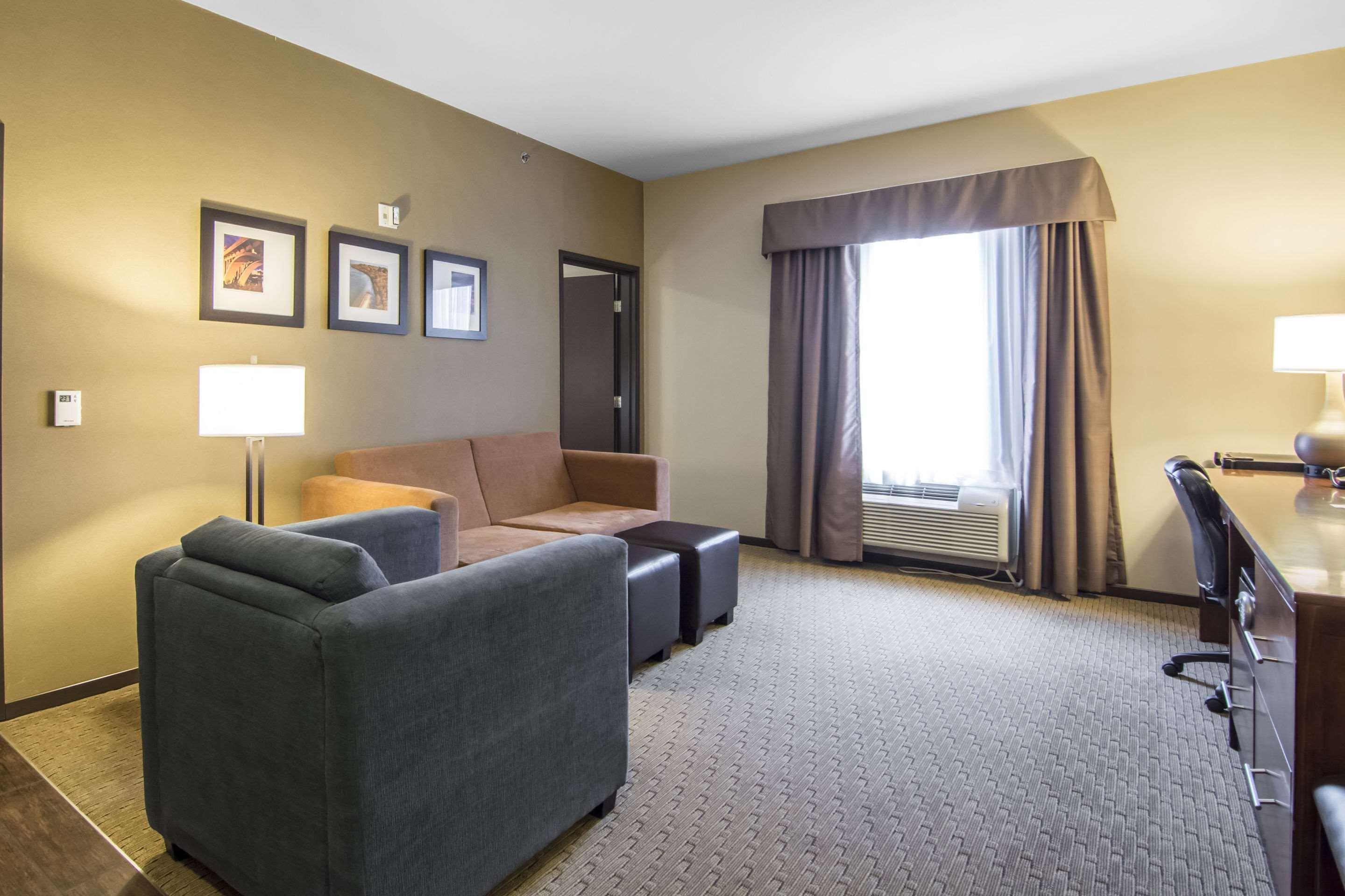 Comfort Suites Saskatoon Exteriér fotografie