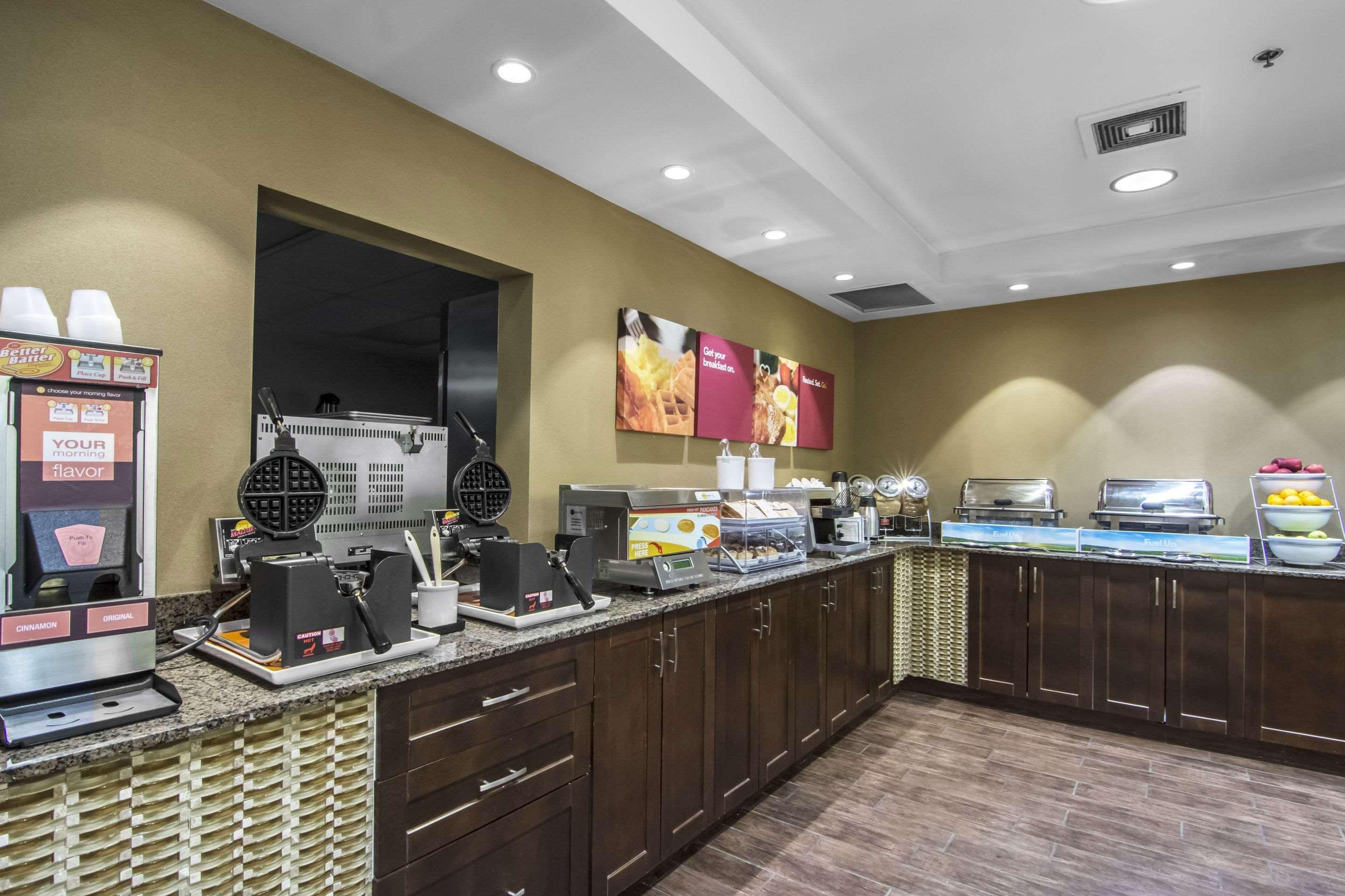 Comfort Suites Saskatoon Exteriér fotografie