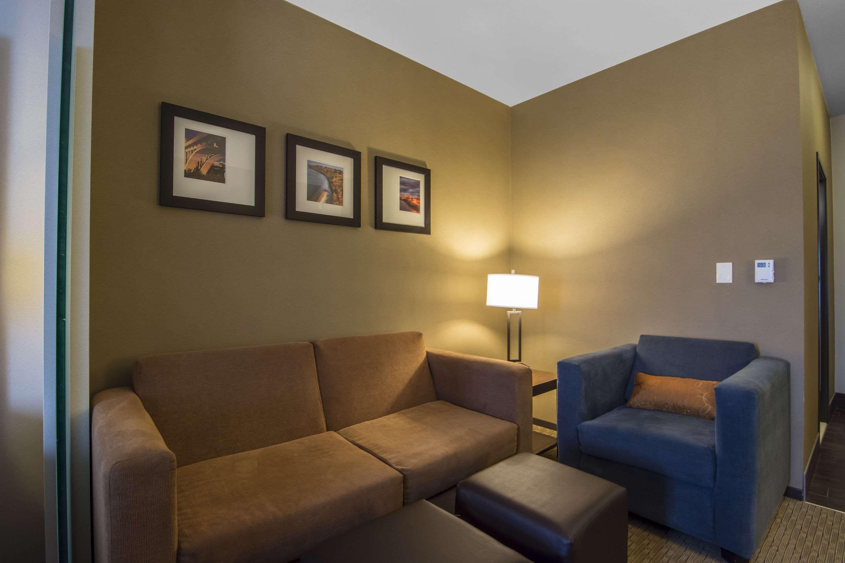 Comfort Suites Saskatoon Exteriér fotografie